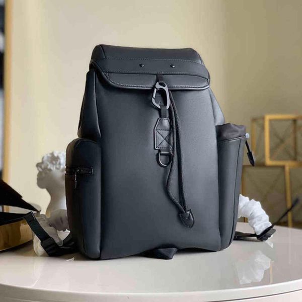 

7a+designers new style backpack m43680 this is soft in texture and decorated with delicate embossing it's cut from calfskin easy to