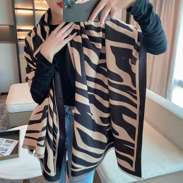 

70% off design warm versatile bib autumn and 2021 elegant cashmere scarf women's air conditioning shawl, Blue;gray
