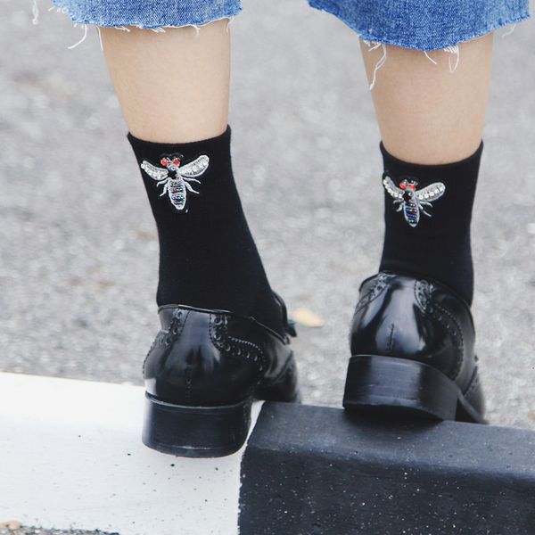 

wang xiaozhen gao luokou plain cotton heel bee decorative female socks, Red;black