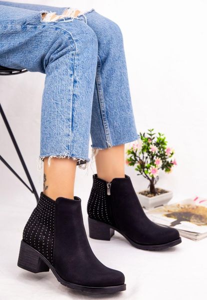 

boots kabel black suede beads embroidered