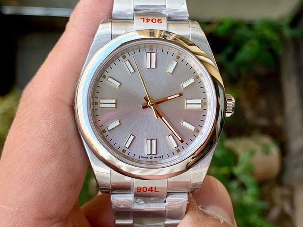 

2021 luxury men's watch, multi-color options, 2813 movement automatic mechanism, silver stainless steel, swimming sapphire mirror, Slivery;brown