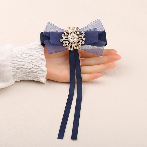 

neck ties 2022 british women striped rhinestone layers ribbon bow tie lady wedding party pins butterfly crystal bowtie jk classic necktie, Blue;purple