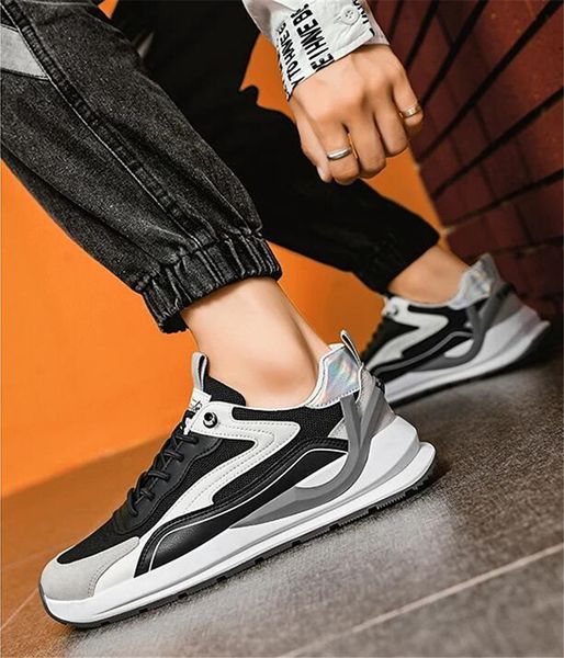 

2021 wholesale all-match breathable fashion brand-name shoes sports three-color men's light running39-44