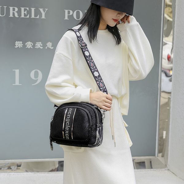 

ladies fashion luxury messenger bag designer bag feminine elegance small square packet shoulder package bolsa de mujer