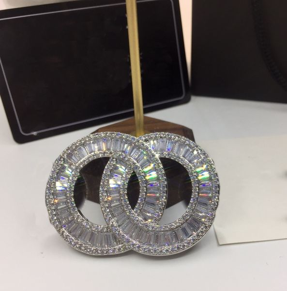 Ch broche de cristal quente marca jóias diamantes vintage luxo avançado retro broches para designer topo pinos presente requintado 111