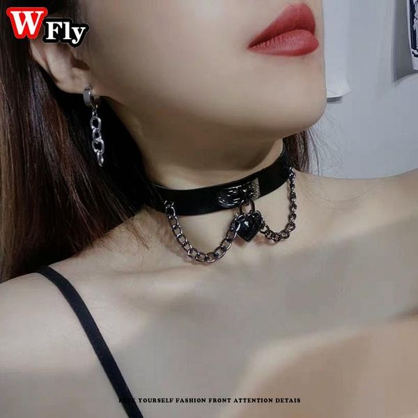 

chokers harajuku punk cosplay costume appeal bondage peach heart-shaped lock gothic neck chain strap collarbone necklace, Golden;silver