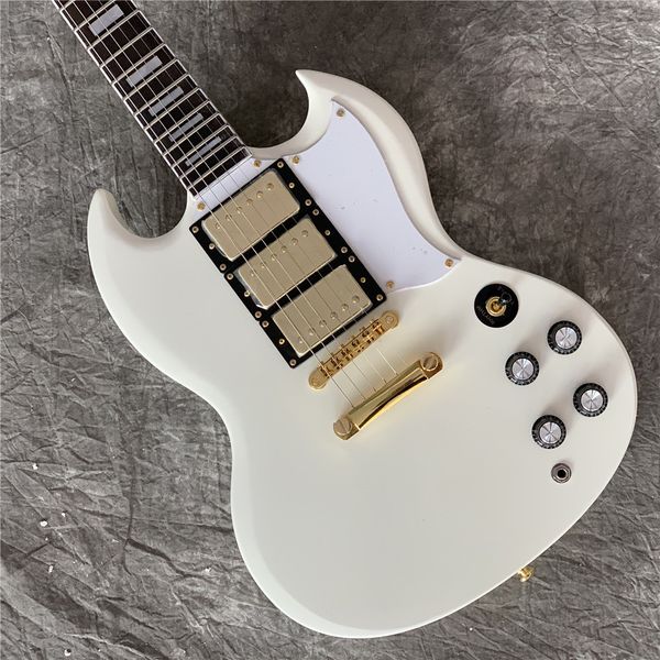 

electric guitar in stock, angus young ac/dc, shipped out quickly, quality guitar