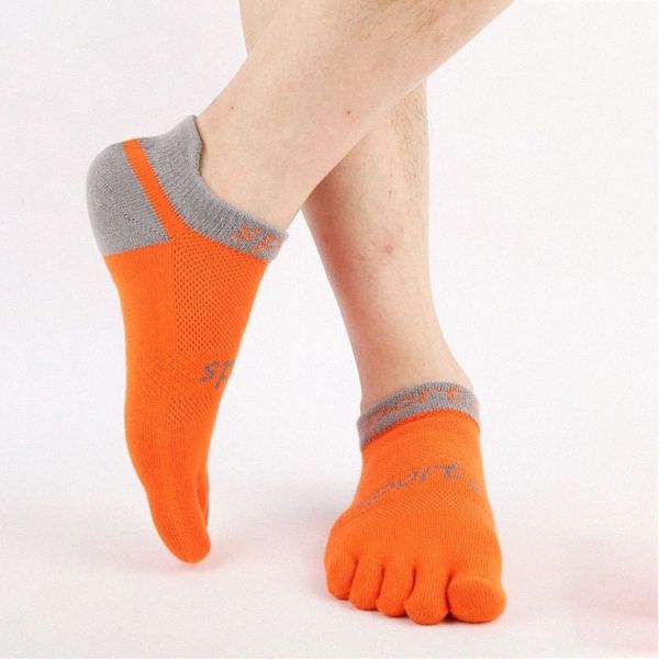 

sports socks outdoor running swear quick dry wear-resistant breathable basketball football stockings sweat socks 5 fingers n6la#, Black