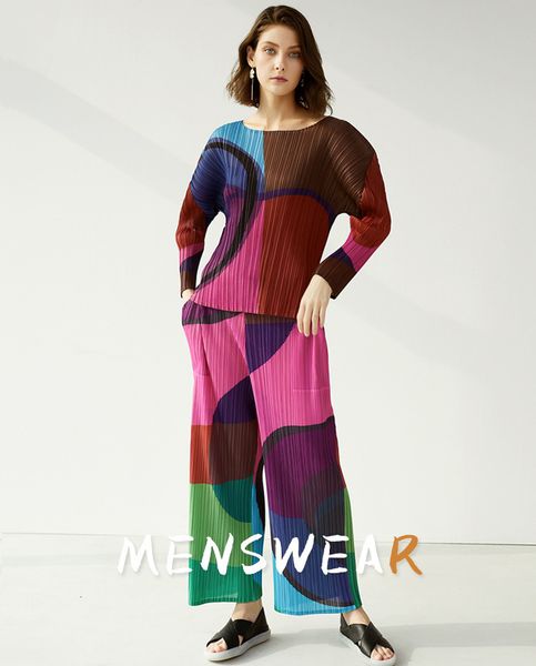 

miyake fashion fold-neck t-shirt + ankle-length geometry pants print suit stock, Black;white