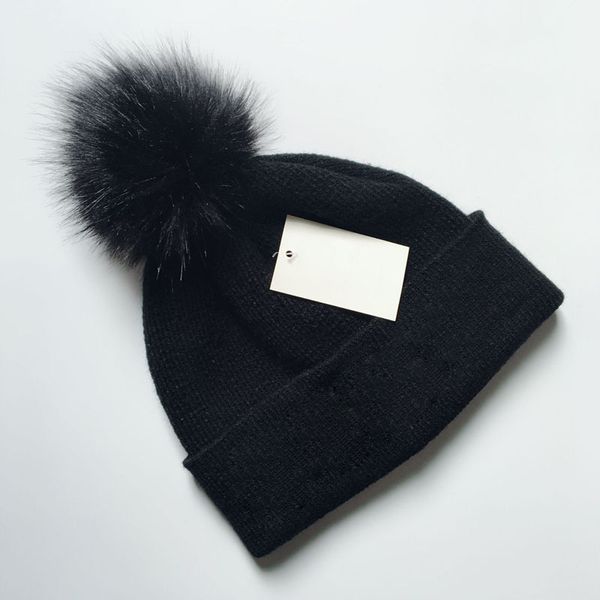 Дизайнерская женская зимняя шапочка с помпоном, модная теплая шапка для мягкого эластичного кабеля, осенние вязаные помпоны, дизайнерские шапочки, шапки, пэчворк, женские сплошные тюбетейки