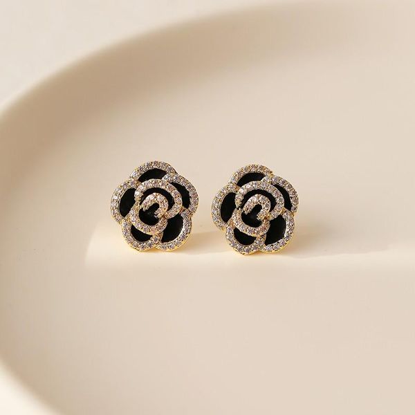 

stud 2021 fashion small sweet flowers earrings elegant lovely trendy crystal women simple black jewelry, Golden;silver