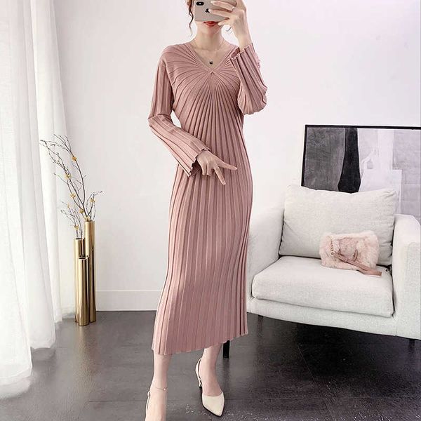 

knitted dr's loose large 2021 korean autumn winter knee length temperament v-neck sweater skirt, Black;gray
