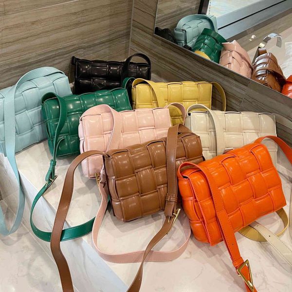 

luxurys designer handbags women pillow handbag bags 2021 knit shoulder bag female messenger tote leisure temperament woven handbags purses c