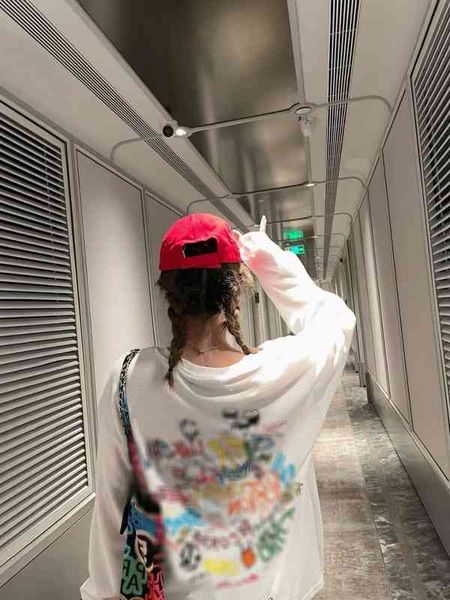 

21 early fall new trend waffle street graffiti cartoon print round neck long sleeve sweater, Black