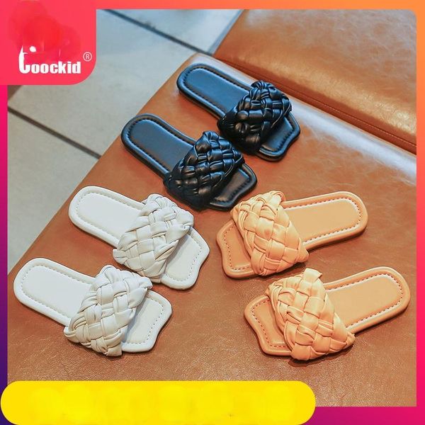 

girls cool drag 2021 summer outer wear woven sandals korean version of the net red hundred beach shoes indoor slipper, Black;grey