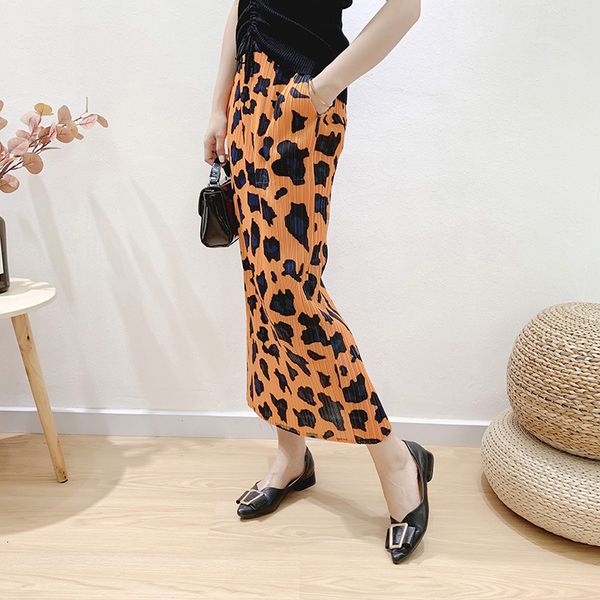 

skirt miyake fashion fold print twill design waist straight skirt, Black