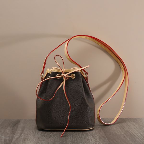 

classic luxury design mini bucket bag drawstring closure gradient leather shoulder strap messenger bag, Red;black