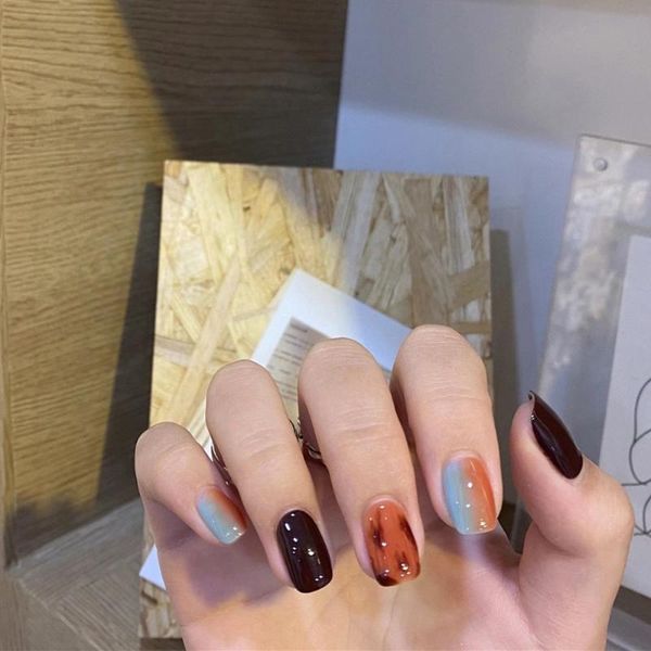 

false nails 24pcs short amber gradient fake nail patch acrylic finished manicure art tips detachable tool, Red;gold