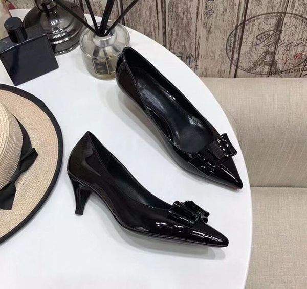 Neue Modedesigner-Damen-offizielle Schuhe 5,5 cm spitzer Lido-Mittelabsatz Arbeit De Signer Lederboden Hochzeit 35-41