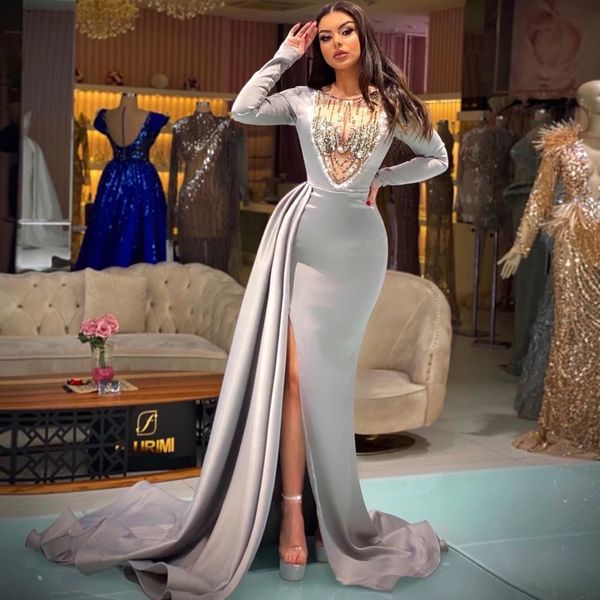 2022 cinzento cetim split sereia vestidos de noite de sereia frisado pescoço de manga longa vestidos de festa de baile com trem lateral árabe Dubai vestidos