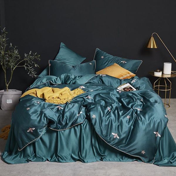 

luxury silk bedding comfort  size bed set imitation printed cover king pillow 4 pieces sets