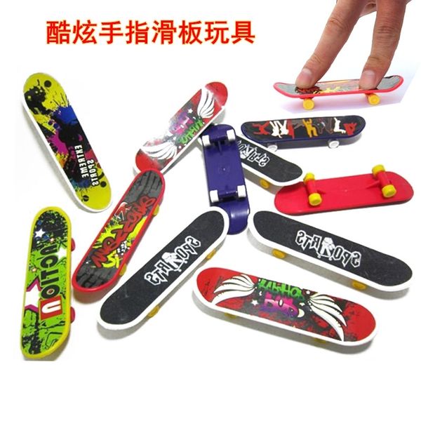 

finger tip skateboard mini car toys children's push kindergarten creative gifts0
