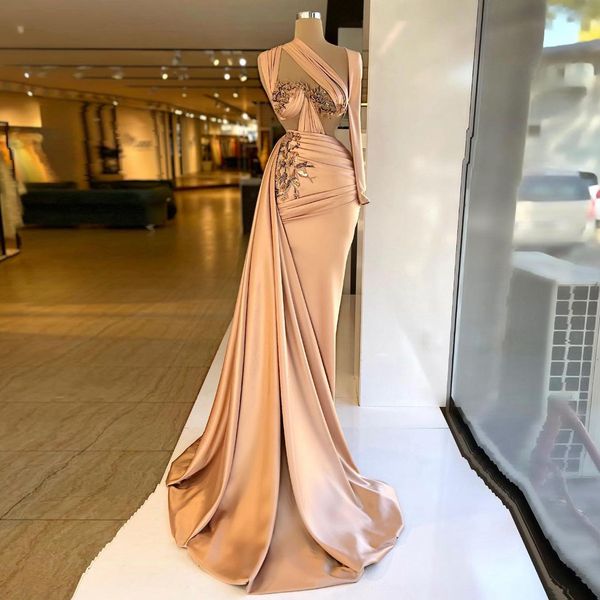 Arabische Meerjungfrau-Abschlussballkleider, One-Shoulder-Kristall, lange Ärmel, Satin, geraffte Abendgarderobe, formelle Party-Kleider für den zweiten Empfang