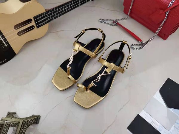 

2021 r shoes slides summer beach indoor flat sandals slippers house flip flops with spike sandal box 0609, Black