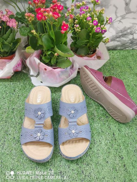 

women's shoes 2021 diamond flower thick-soled stringed wedges plus size slippers, Black
