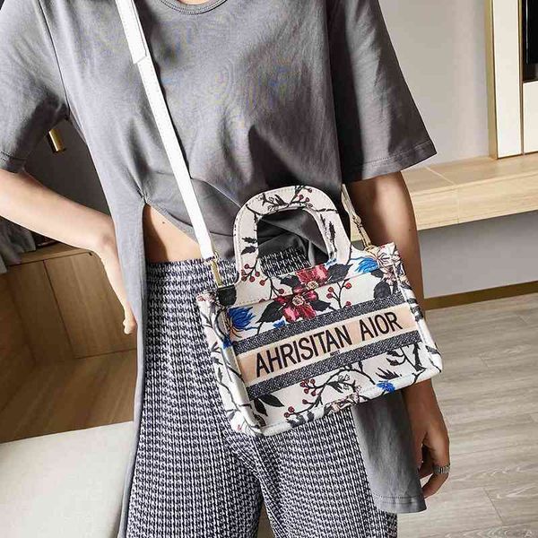 

2022 latest handbag factory store women's single shoulder canvas small