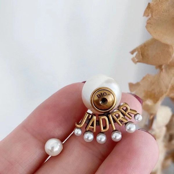

Dijia 2020 new earrings middle ancient small back big Pearl Earrings temperament classic letter D Earrings, Golden