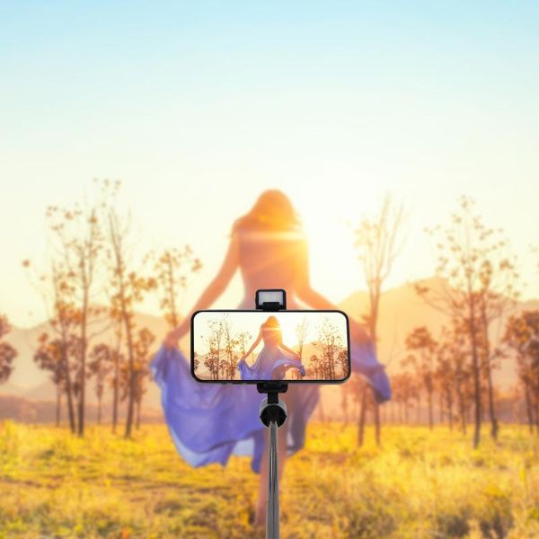 

phone balance stabilizer selfie rack tripod bluetooth remote controlling bracket with single complementary lamp monopods