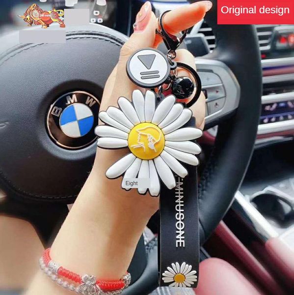 

keychains 2021 daisy flower keychain pendant creative bag car key chain accessories gift wholesale, Silver