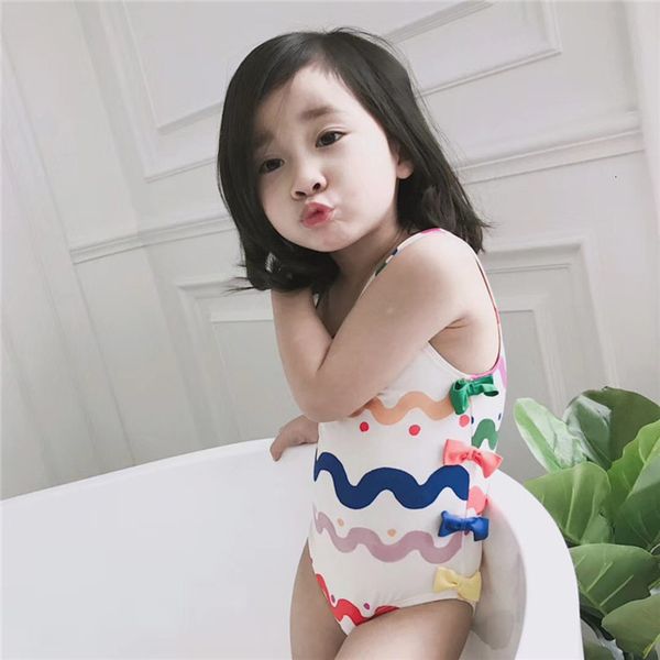 

children' swimsuit girl' one piece sunscreen girl' lovely swimsuit korean children' swimsuit for 1-3 years old, Red;black