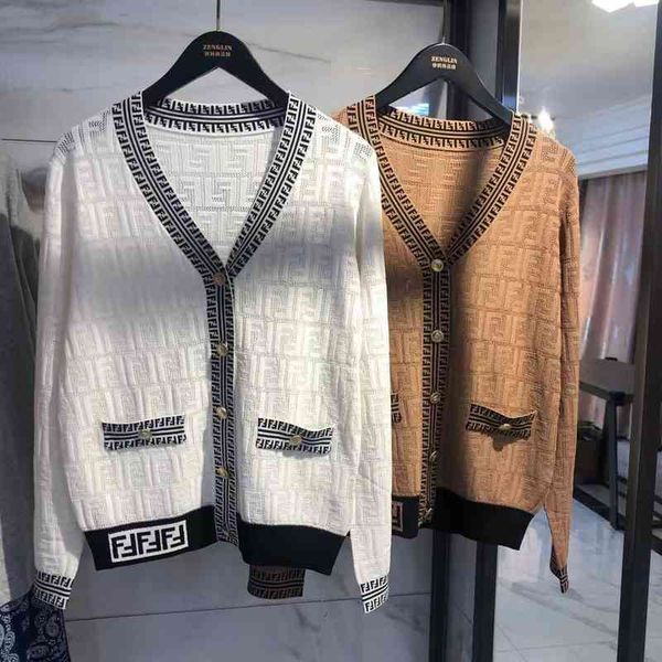 

2022 factory wholesale new early autumn double letter v-neck jacquard hollow out thin color matching sweater long sleeve blouse women, White;black