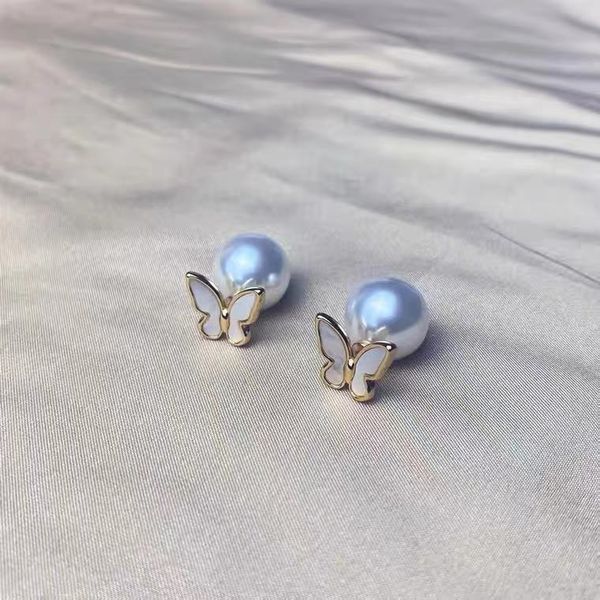 

fashion pearl shell butterfly stud ladies texture earrings temperament all-match party gift, Golden;silver