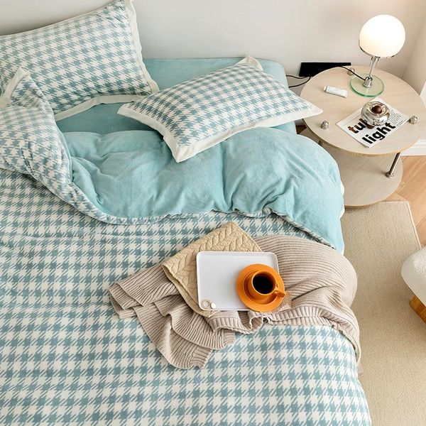 

bedding sets winter thickened milk velvet four-piece set bird check warm duvet cover solid colour  bed single double