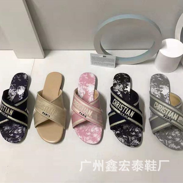 

son mother embroidery fashion leisure wear flat bottomed one line female personality trend outdoor slippers luxurysss designersss yw, Black