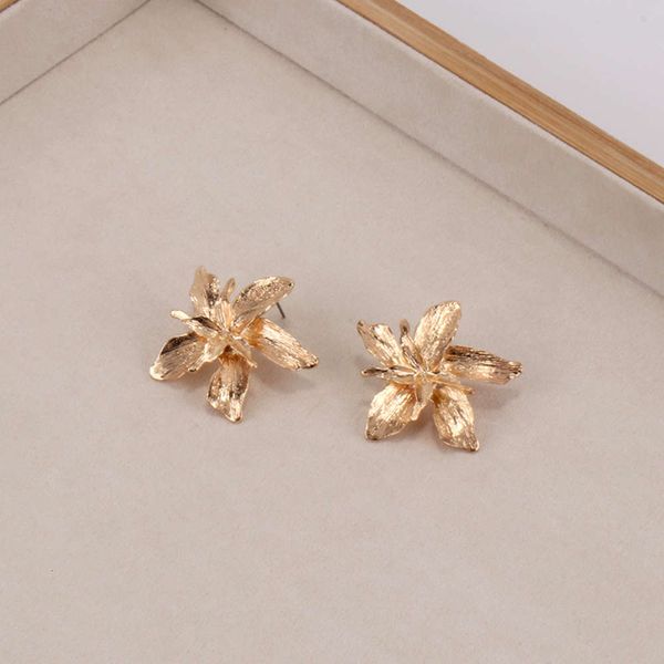 

fashion multi-layer alloy flower earrings with exaggerated simple earrings