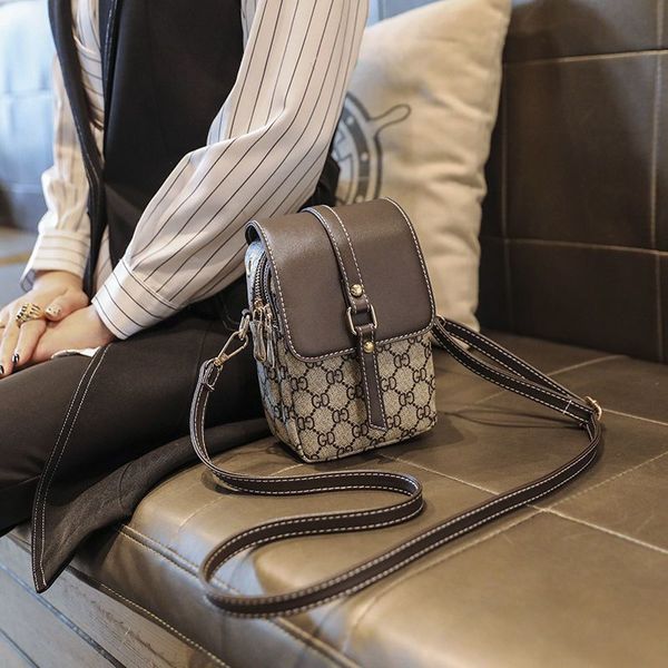 borsa da donna di nuova moda estiva rossa versatile stile piccolo borsa a tracolla Messenger borse firmate vendita di liquidazione