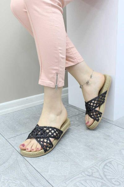 

tilda black color female slippers