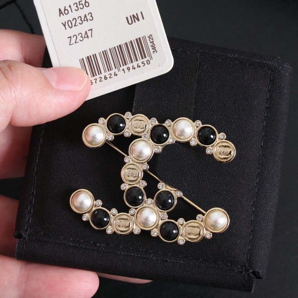 

charm brooch with black and white shell for women wedding jewelry gift have stamp box ps3102, Gray