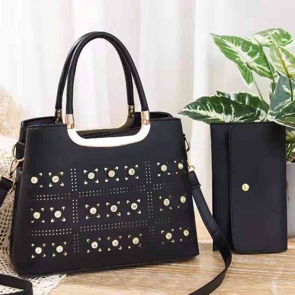 

women's bag 2021 diamond inlaid large capacity hand-held women's, Black;red