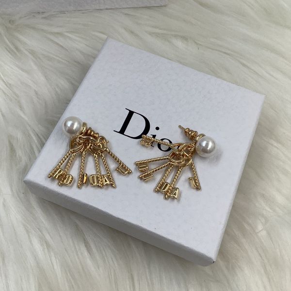 

2021 luxury designer jewelry key letter earrings temperament high style atmosphere double sided pearl 2021 new, Silver
