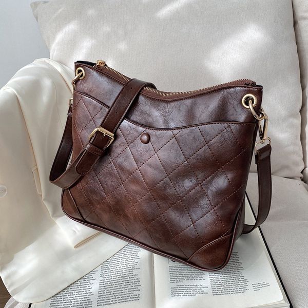 

bag underarm tote bag women's 2021 spring new fashion messenger shoulder fashionable rhombic large capacity, Black;brown