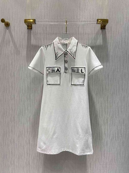 

dress products of spring and summer in the 21st century, White;black