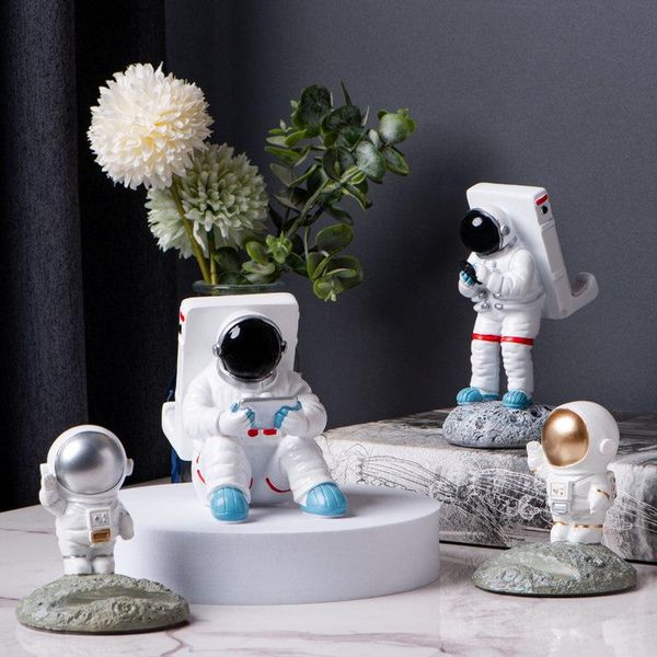 

gift wrap office computer desk small decoration creative simple mobile phone holder astronaut doll
