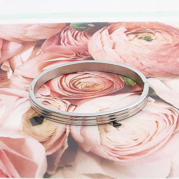 New Top Quality Mulheres Bangle Titanium Steel Cor Rosa Cor Original Três Lados Redondos Pulseira Pulseira Jóias Marca Q0722