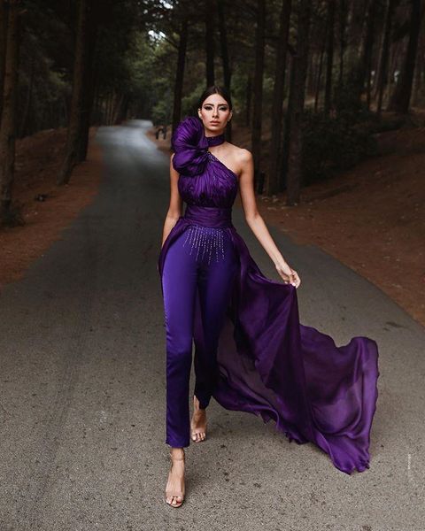 Elegante Árabe Roxo Jumpsuit Formal Vestidos de Noite Um Ombro Pista de Prometa Vestido com Trens Lantejoulas Beads Greases Gravos Especial Ocasião Vestidos