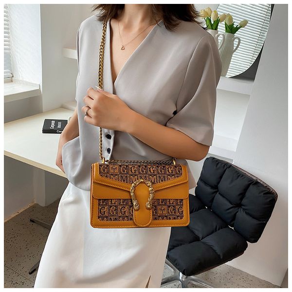 

70% s armpit summer and autumn new contrast color chain temperament messenger bag